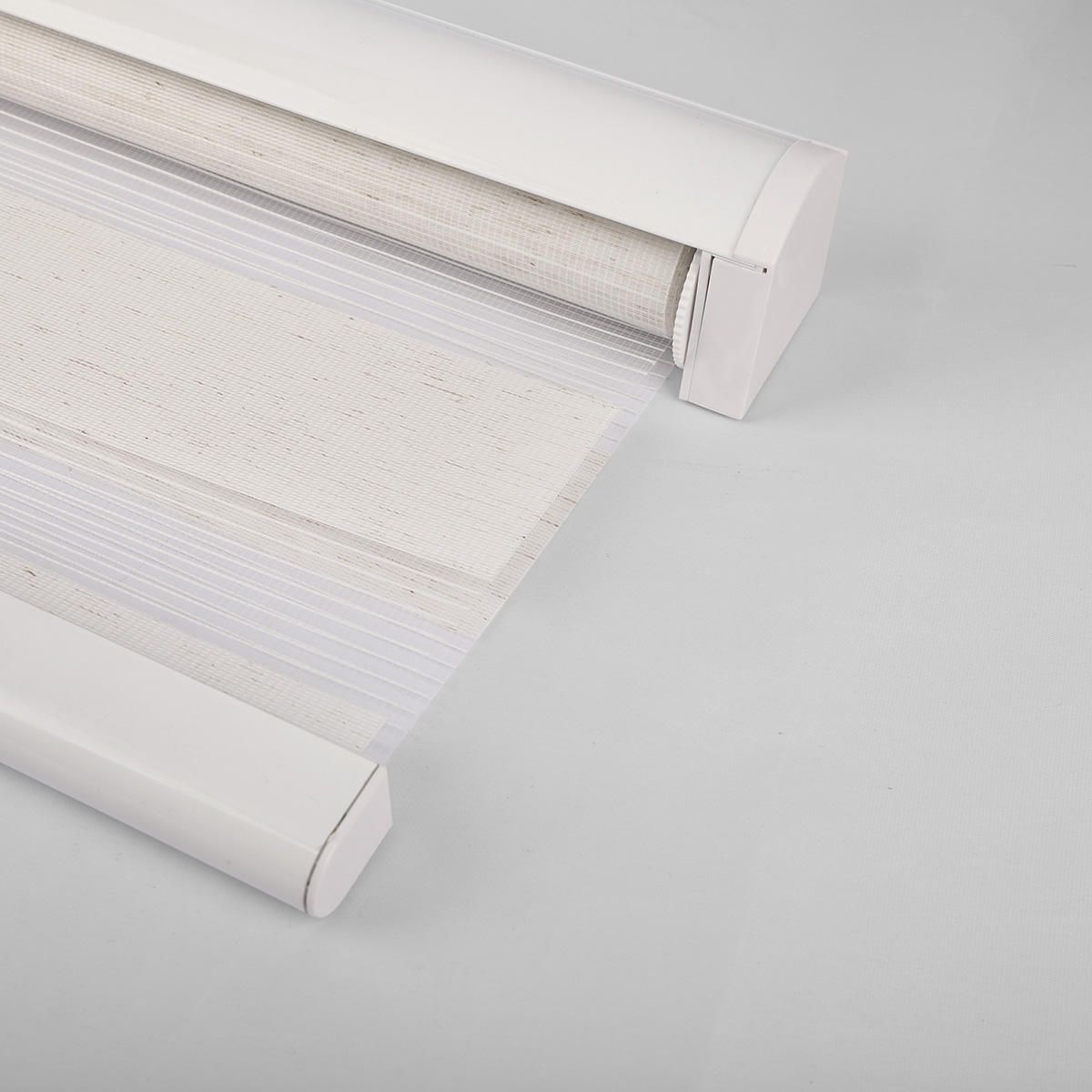 Hot Selling Modern Design Cordless Zebra Blinds Custom Window Roller Shades Curtains Built-in Everyday Use Classic Style Free