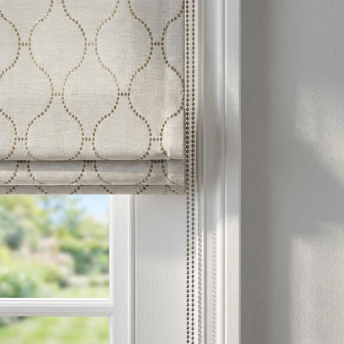 New Design High Quality Patterned Fabric 100%room Darkening Manual Smooth Lift Roman Blinds for Windows Bedroom