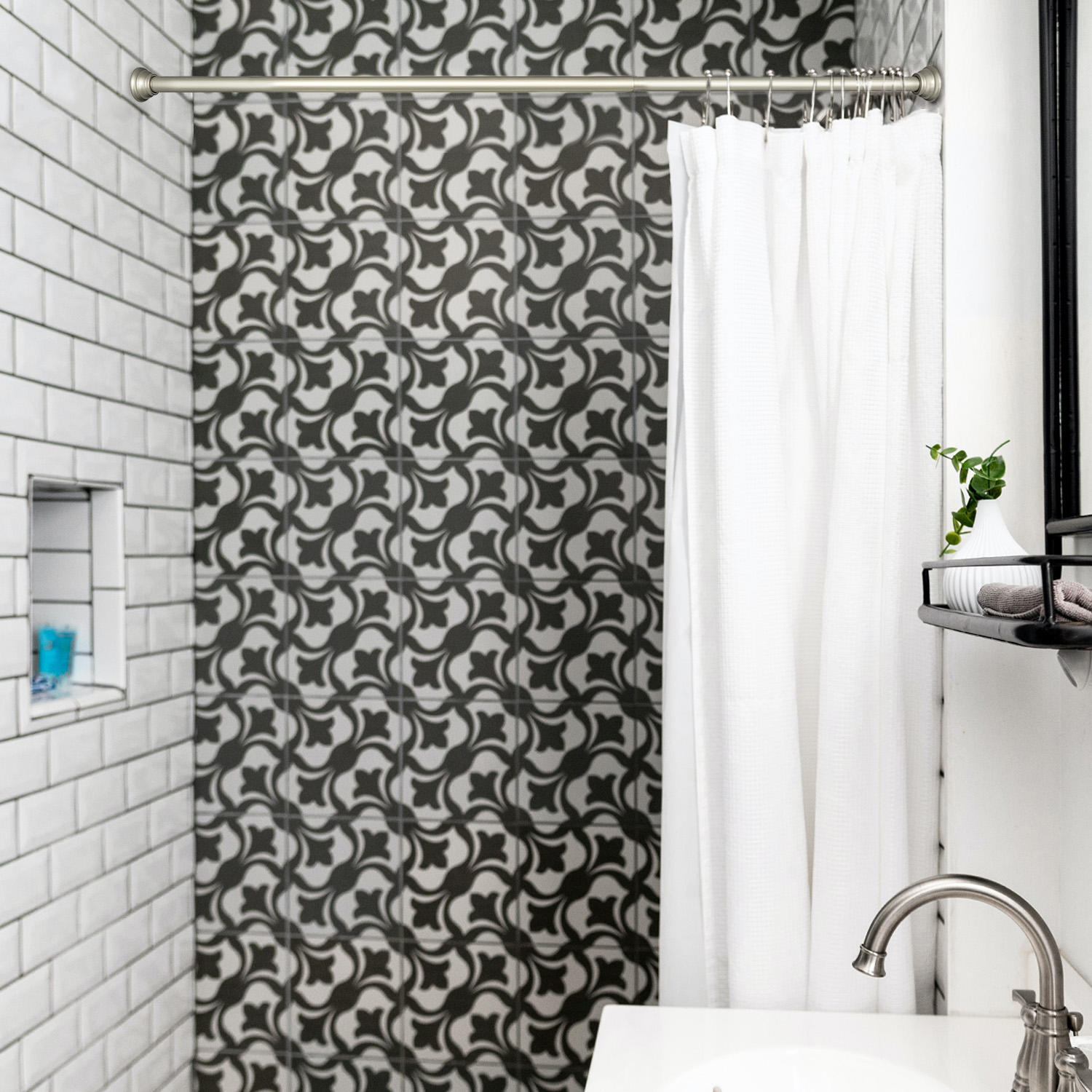 High Quality Extendable Shower Curtain Rod Metal Spring Tension Pole Shower Curtain Poles